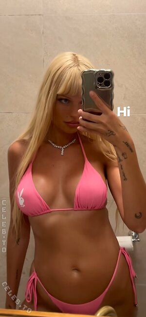 Bonnie Strange photo