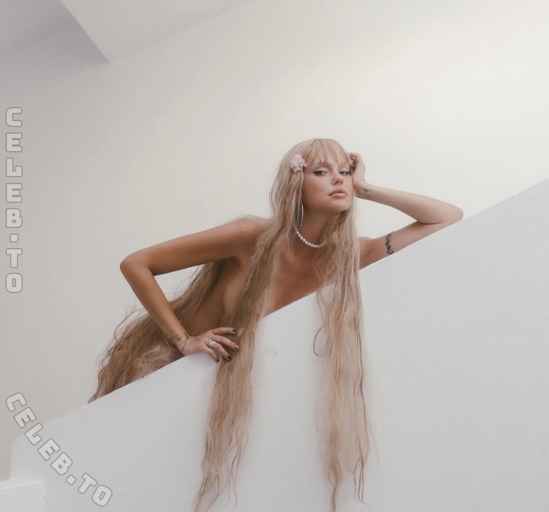 Bonnie Strange photo