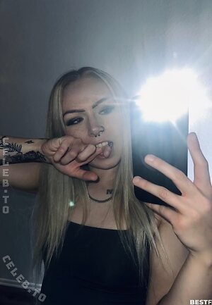 bonnie.b leaked photo #17
