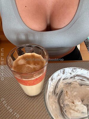 Boobtrop photo