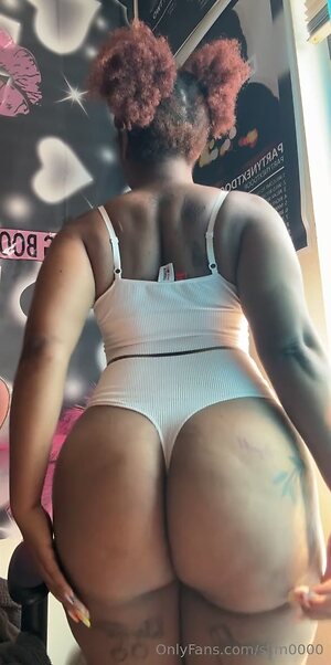 bounceout0 leaked photo #6