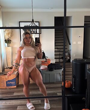 Brandi Gomes leaked photo #4