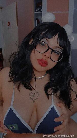 Bratz.sw leaked photo #15