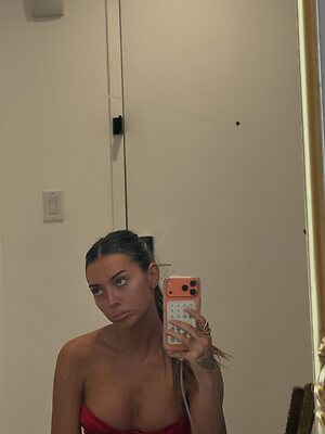 Brianna LaPaglia leaked photo #7