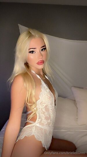 Briellebunni leaked photo #5