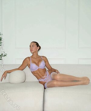 Brit Manuela photo