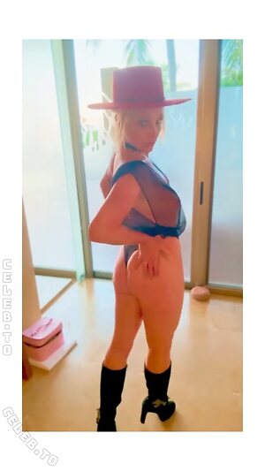 Britney Spears Nude Leaked Photo #24