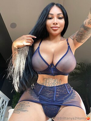 Brittanya Razavi leaked photo #15