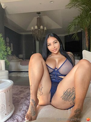 Brittanya Razavi leaked photo #22
