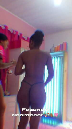 Bronzeamento natural Nude Leaked Photo #8