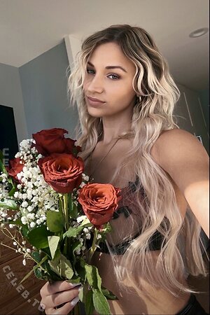 Brooke Thomas Nude Leaked Photo #17