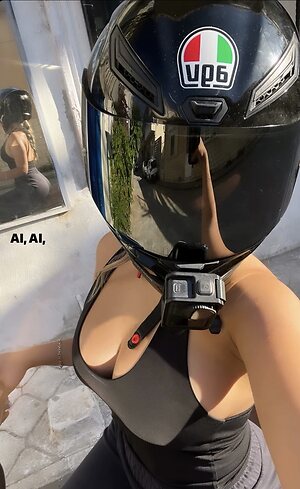 Busezy__ Nude Leaked Photo #2