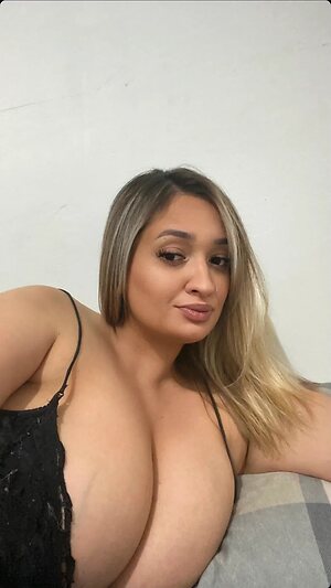 BUSTY Brazilian Girls Nude Leaked Photo #22