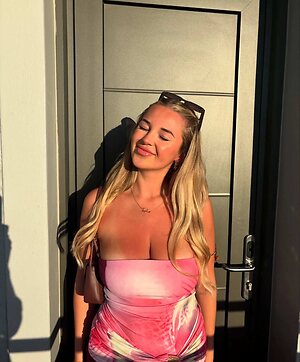 Busty girl Tasha leaked photo #10