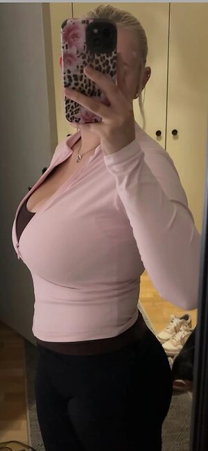 Busty girls from Finland Nude Leaked Photo #37