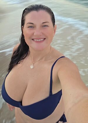 Busty TikTok Girls