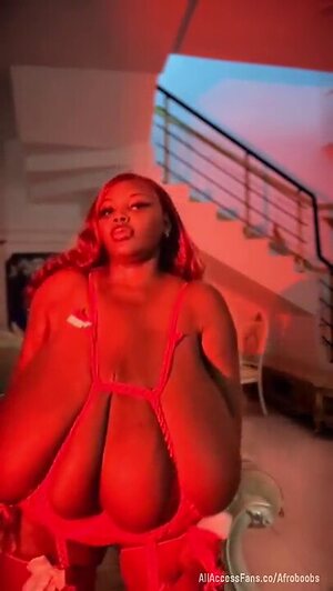 Busty Vivian: Biggest boobs in Africa ! leaked photo #4