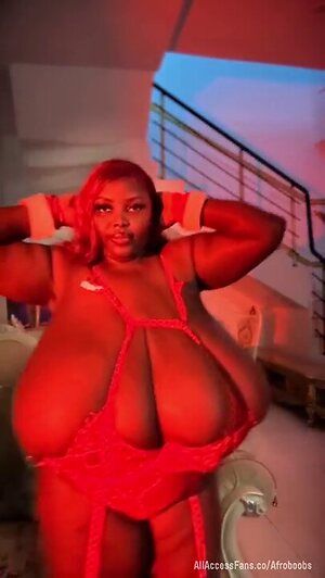 Busty Vivian: Biggest boobs in Africa ! leaked photo #5