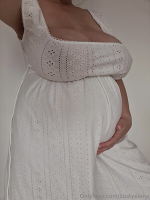Bustyamber leaked photo #2