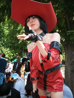 BustyCosplay