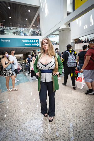 BustyCosplay
