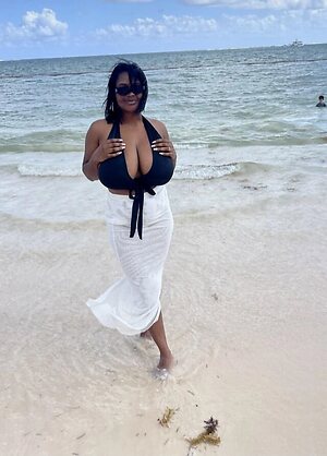 BustyEva-big leaked photo #8
