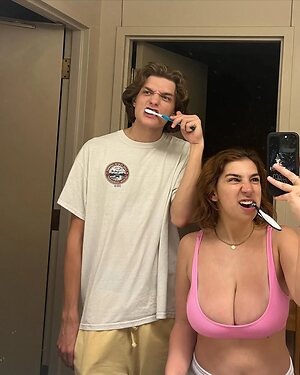 BustyLiv T Nude Leaked Photo #5