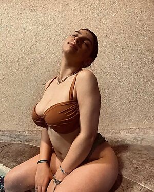 BustyLiv T Nude Leaked Photo #9