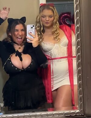 BustyLiv T leaked photo #40