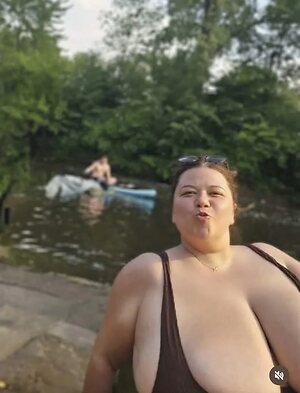 Bustymel Nude Leaked Photo #4