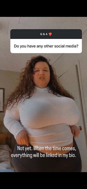 Bustymel Nude Leaked Photo #14