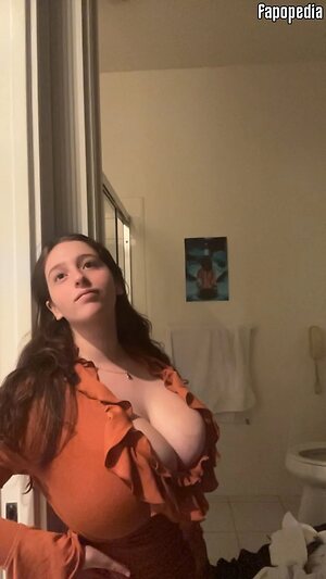 BustyMor N Nude Leaked Photo #4