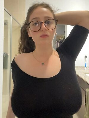 BustyMor N Nude Leaked Photo #54