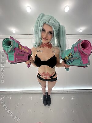 Busy B Asmr photo
