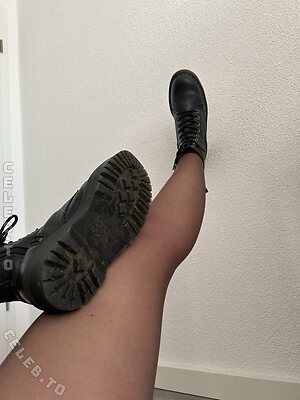 byanniann - Aria - DrMartensgirl Nude Leaked Photo #33