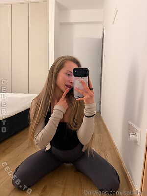 By.isabelyvonne Nude Leaked Photo #42