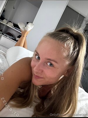 By.isabelyvonne Nude Leaked Photo #84