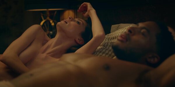 Caitlin Carver leaked photo #4