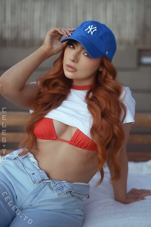 Caitlin Christine photo