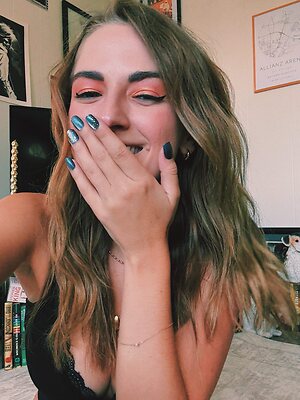 Caitlin Marie Reacts Nude Leaked Photo #4