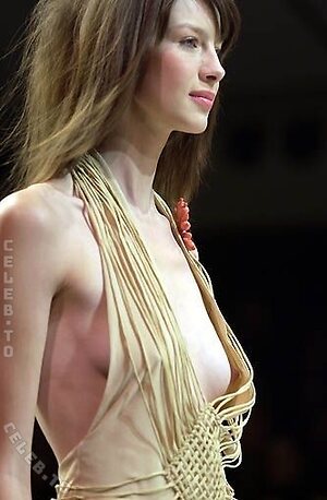 Caitriona Balfe Nude Leaked Photo #3