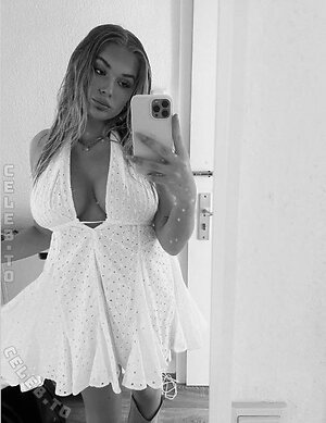 Callmelenilu Nude Leaked Photo #2