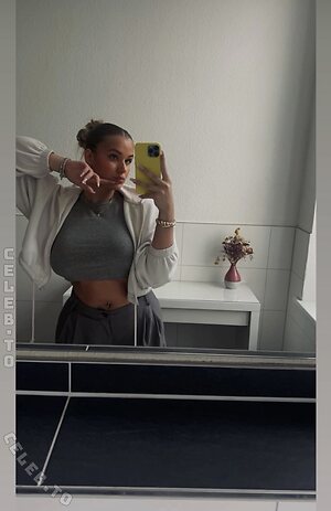 Callmelenilu Nude Leaked Photo #3