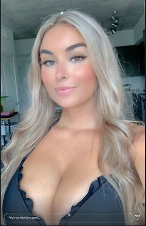 Cami leaked photo #5