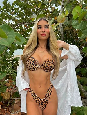 Cami leaked photo #57