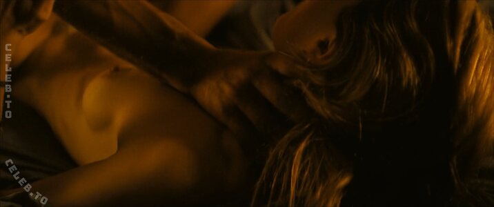 Camille Rowe photo