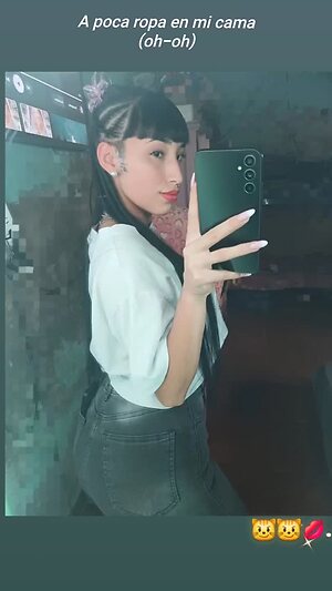 Candela Naveiro leaked photo #9