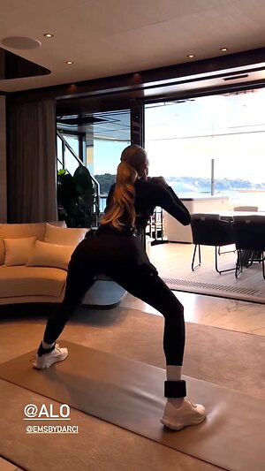 Candice Swanepoel Hot leaked photo #8
