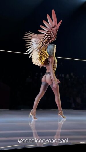 Candice Swanepoel Hot leaked photo #37