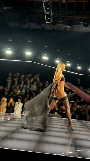 Candice Swanepoel Hot leaked photo #38